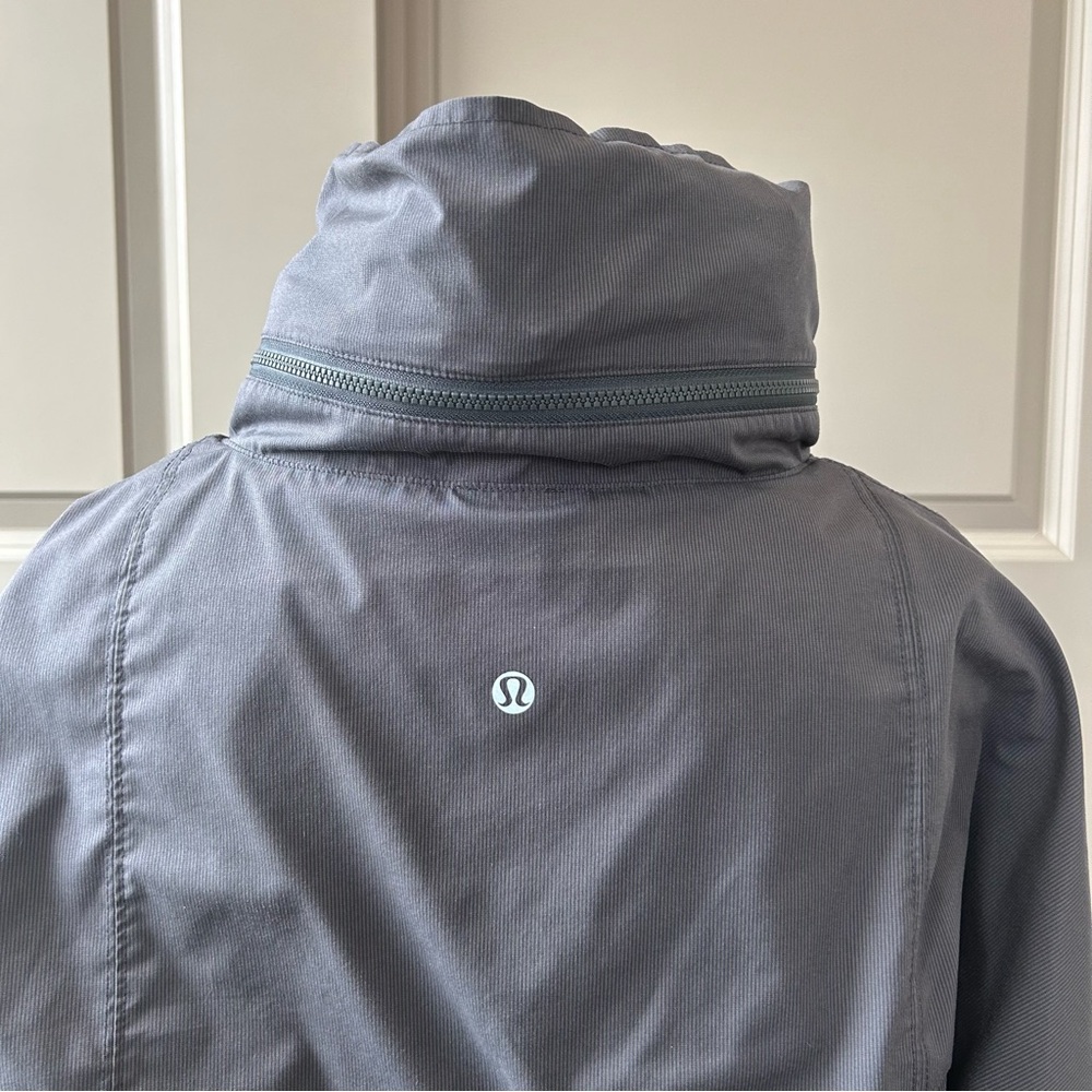 Lululemon Jacket - Picture 14 of 14